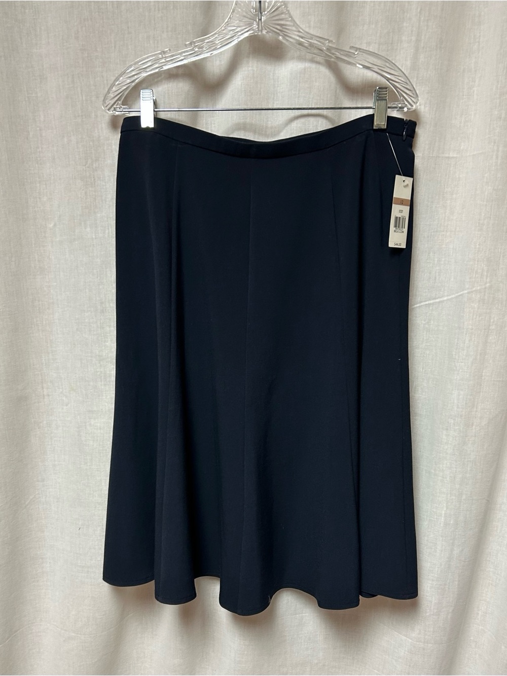 Classic deep navy A-Line Women's Skirt size 12 gored skirt nwt